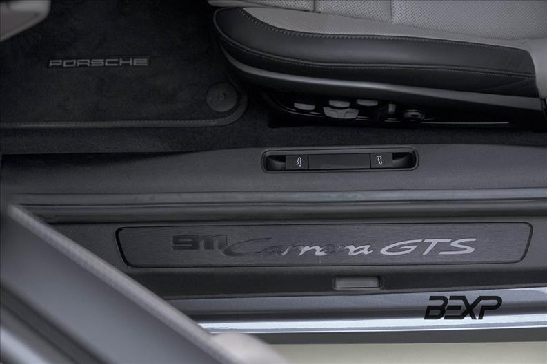 Porsche-911-3.6 24V H6 T-hybrid Carrera GTS