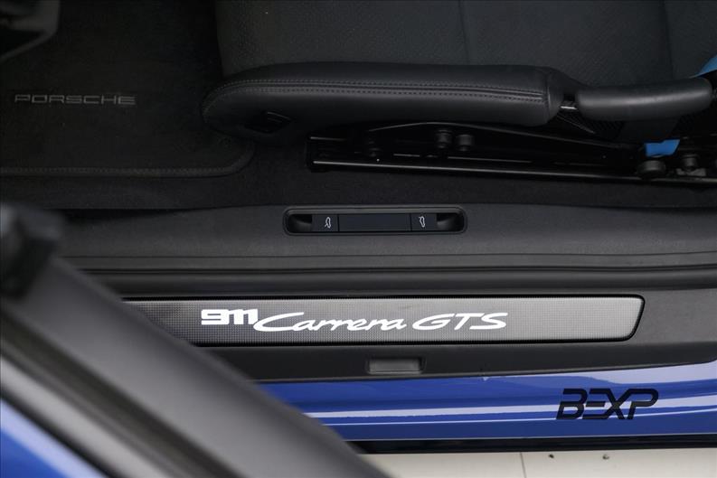 Porsche-911-3.6 24V H6 Carrera GTS