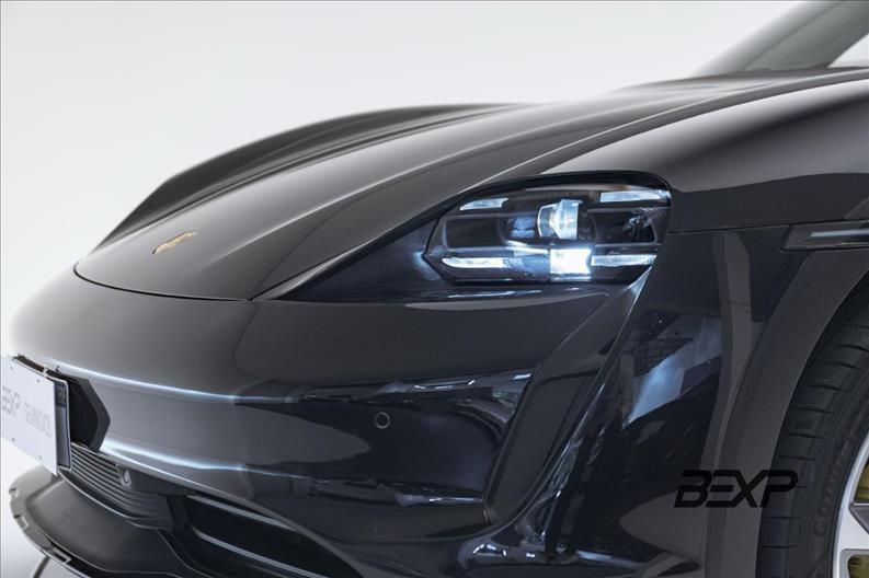 Porsche-TAYCAN-4 Cross Turismo