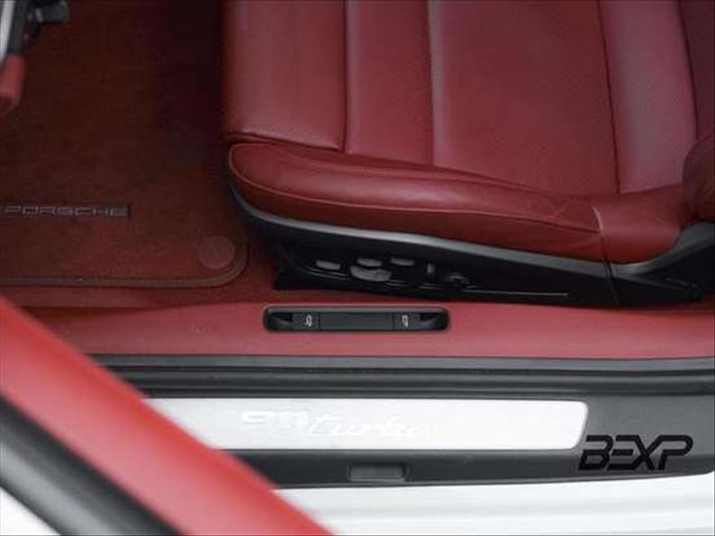 Porsche-911-3.8 24V H6 Turbo