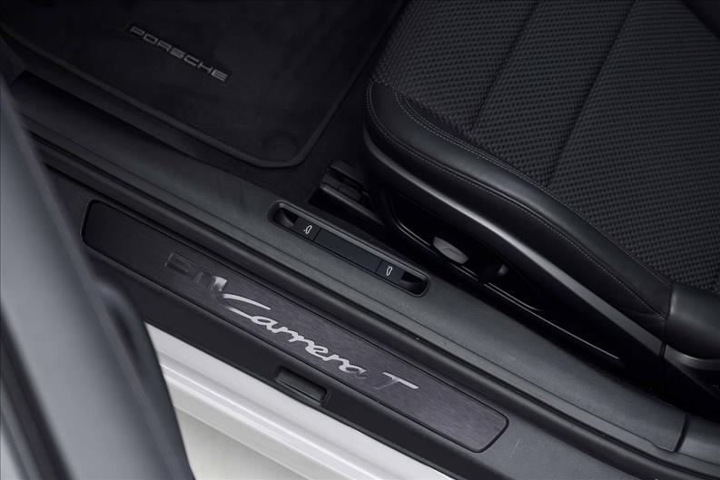 Porsche-911-3.0 24V H6 Carrera T