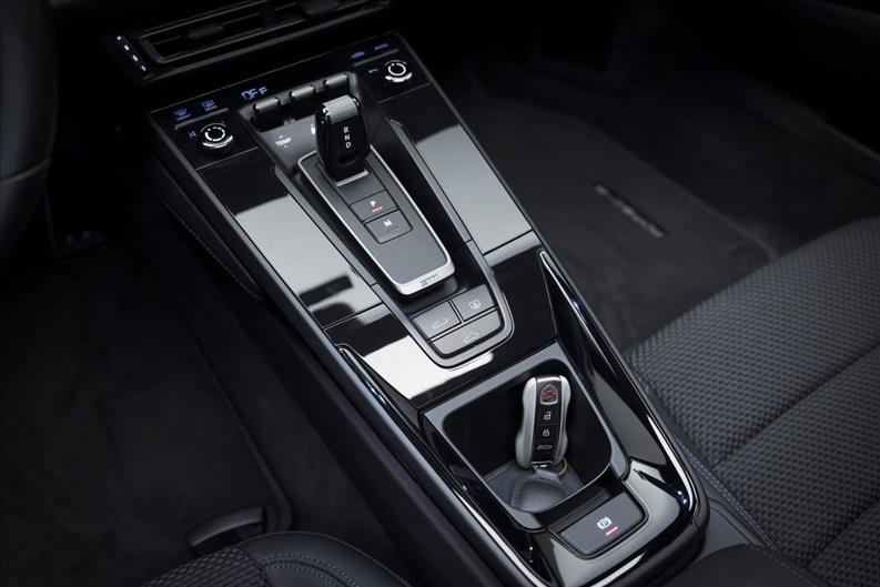 Porsche-911-3.0 24V H6 Carrera T