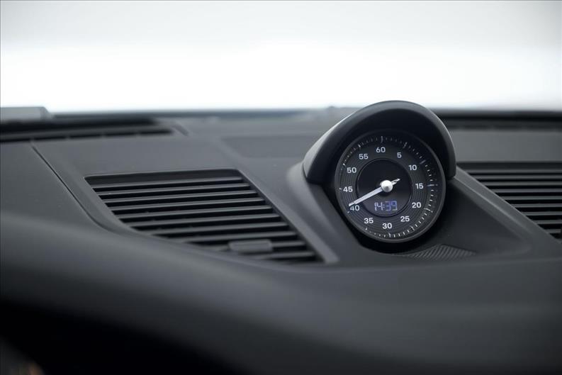 Porsche-911-3.0 24V H6 Carrera T