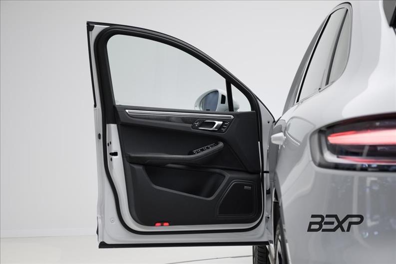 Porsche-MACAN-2.9 V6 Biturbo GTS