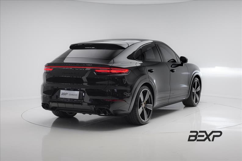 Porsche-CAYENNE-4.0 V8 Turbo S E-hybrid Coupé AWD S