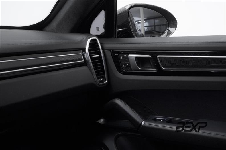 Porsche-CAYENNE-4.0 V8 Turbo S E-hybrid Coupé AWD S