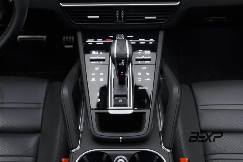 Porsche-CAYENNE-4.0 V8 Turbo S E-hybrid Coupé AWD S