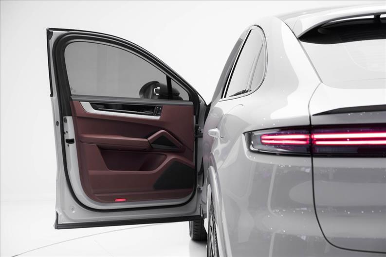 Porsche-CAYENNE-3.0 V6 E-hybrid Coupé AWD S