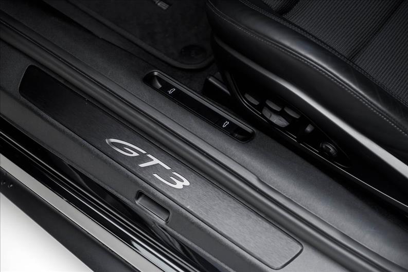 Porsche-911-4.0 24V H6 GT3 Touring