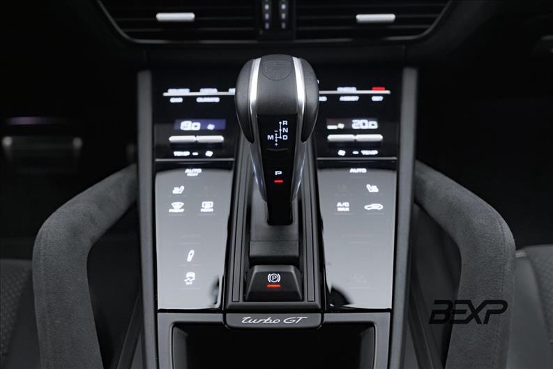 Porsche-CAYENNE-4.0 V8 Turbo GT Coupé AWD S