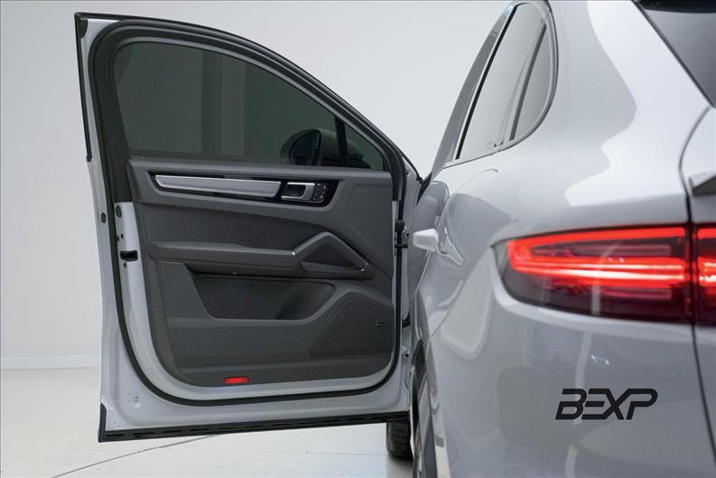 Porsche-CAYENNE-3.0 V6 E-hybrid Coupé AWD S