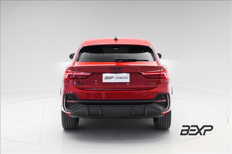 Audi-Q3-2.0 40 TFSI Sportback Performance Black Plus Quattro