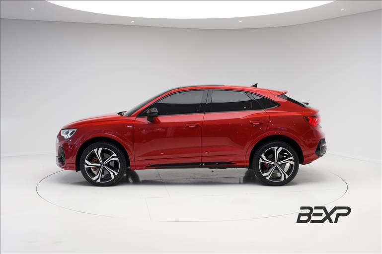 Audi-Q3-2.0 40 TFSI Sportback Performance Black Plus Quattro