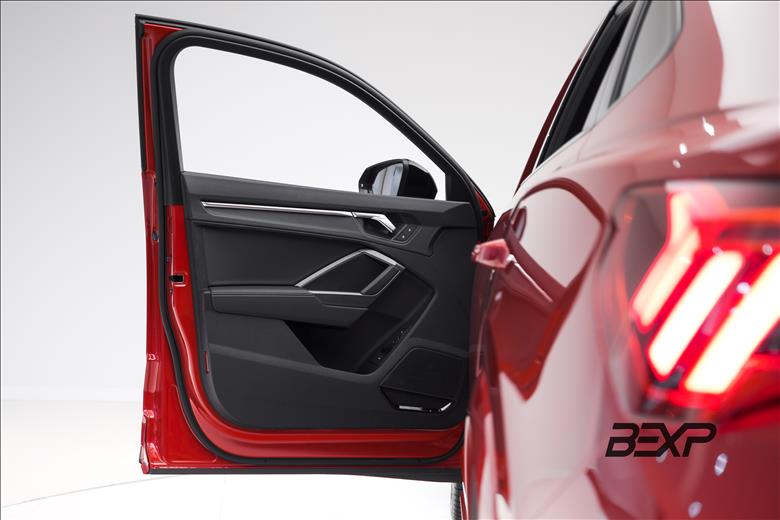 Audi-Q3-2.0 40 TFSI Sportback Performance Black Plus Quattro