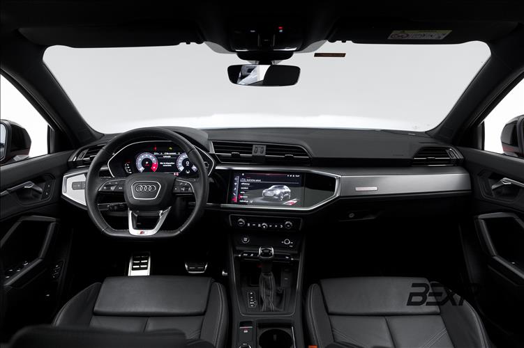 Audi-Q3-2.0 40 TFSI Sportback Performance Black Plus Quattro