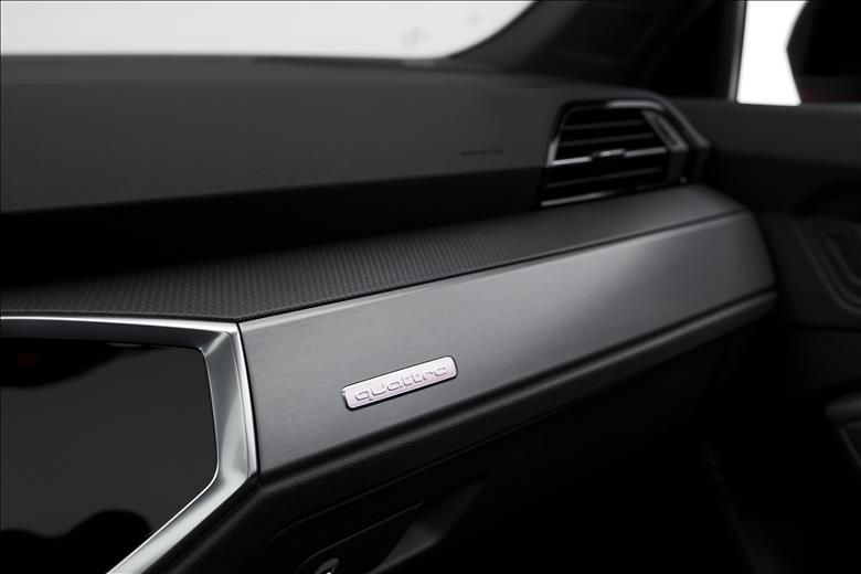 Audi-Q3-2.0 40 TFSI Sportback Performance Black Plus Quattro