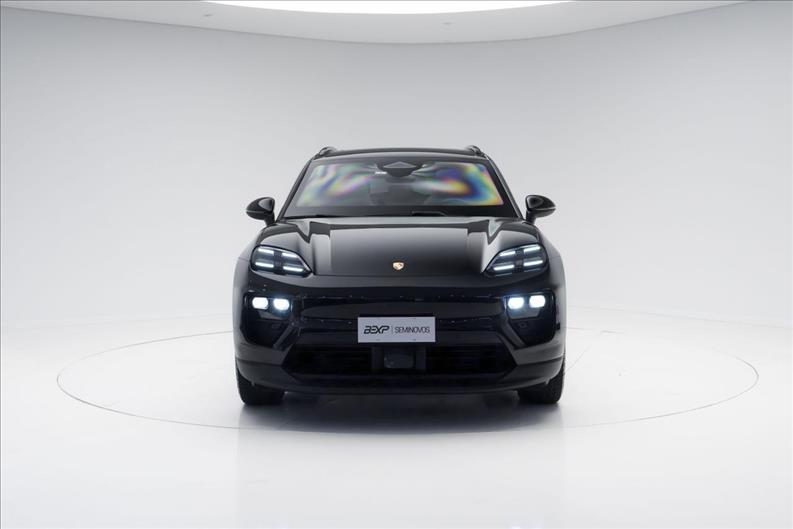 Porsche-MACAN-4