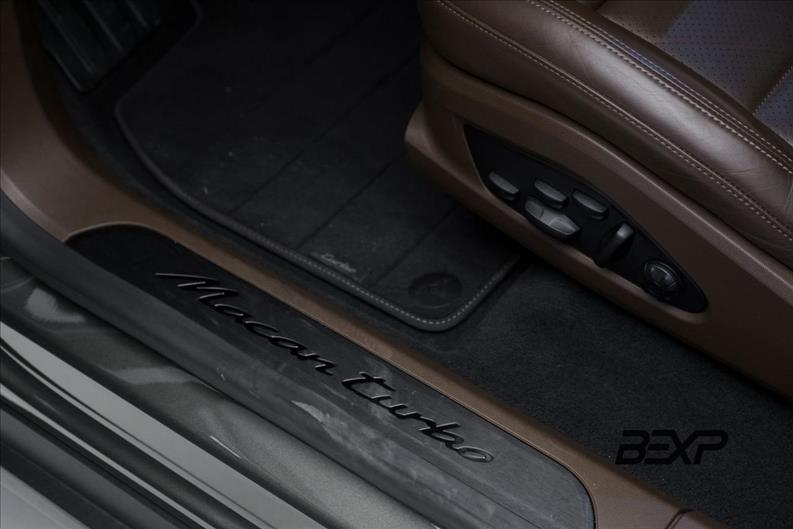 Porsche-MACAN-Turbo