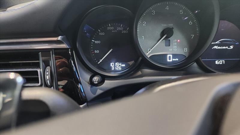 Porsche-MACAN-2.9 V6 Biturbo S
