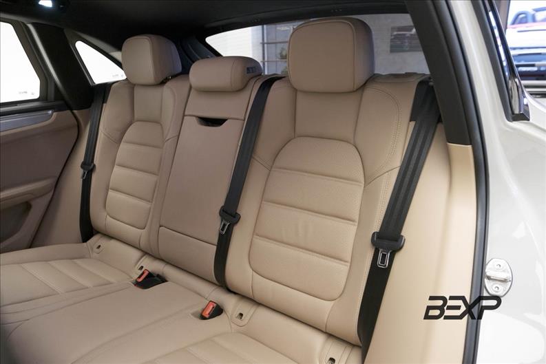 Porsche-MACAN-2.9 V6 Biturbo S