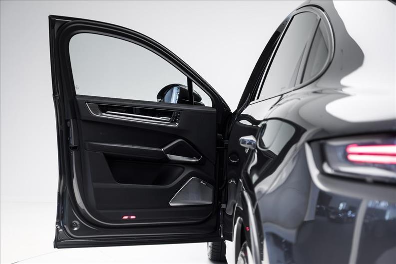 Porsche-CAYENNE-3.0 V6 E-hybrid Coupé AWD S