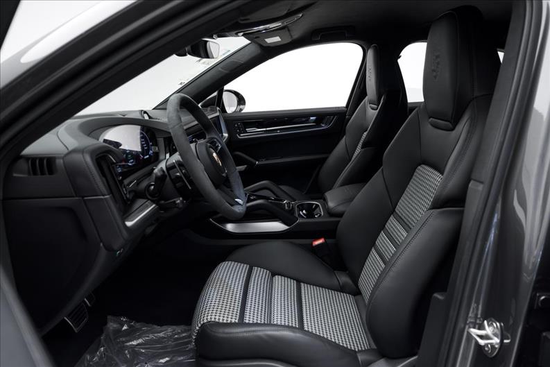 Porsche-CAYENNE-3.0 V6 E-hybrid Coupé AWD S