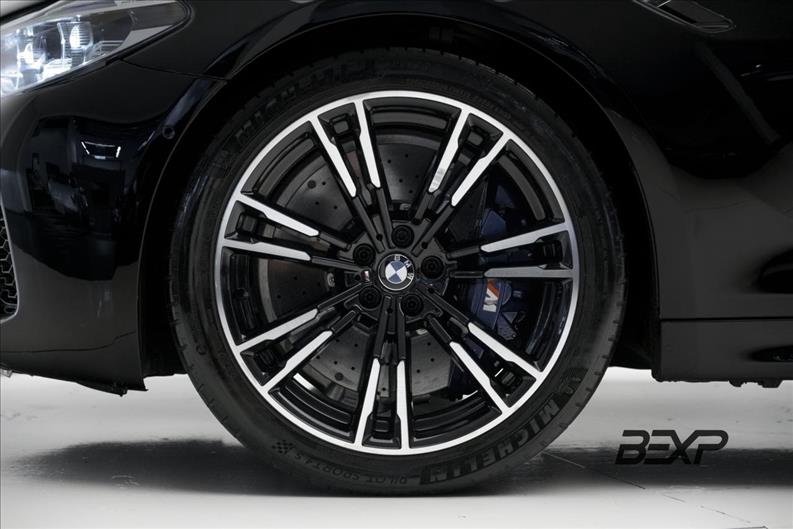 BMW-M5-4.4 V8 Twin Power M