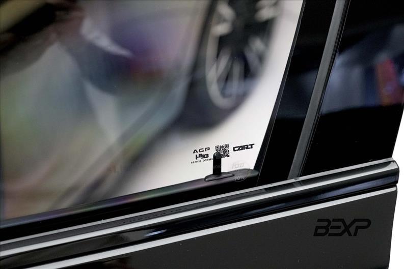 BMW-M5-4.4 V8 Twin Power M