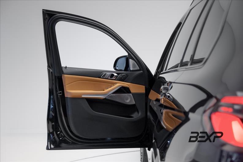 BMW-X7-4.4 V8 M60i