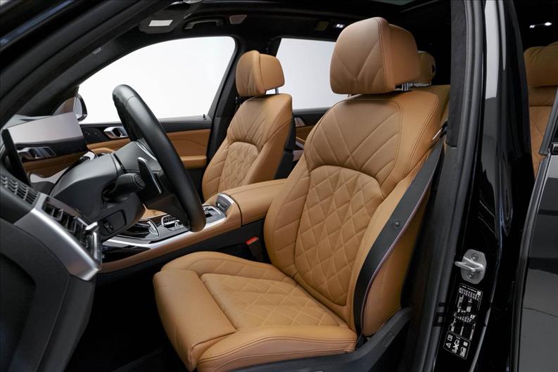 BMW-X7-4.4 V8 M60i