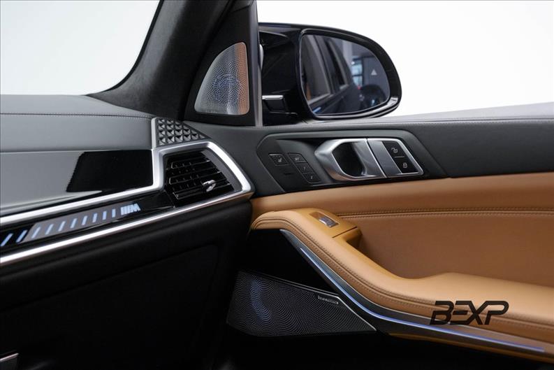 BMW-X7-4.4 V8 M60i