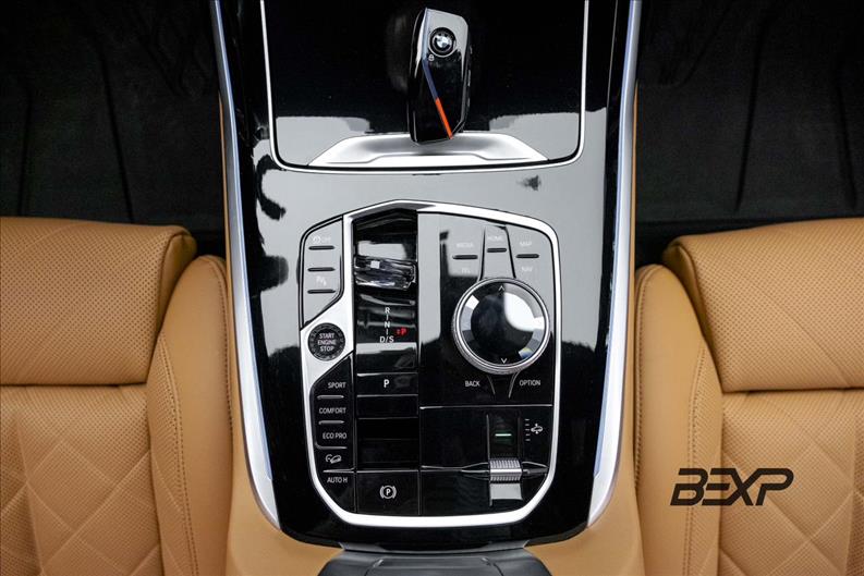 BMW-X7-4.4 V8 M60i