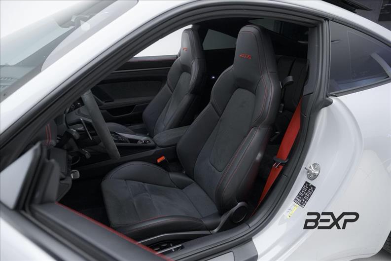 Porsche-911-3.0 24V H6 Carrera 4 GTS