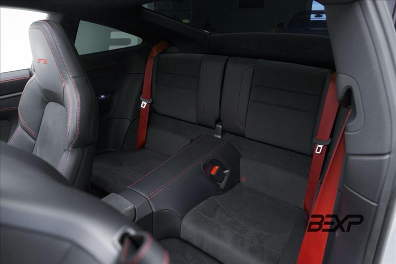 Porsche-911-3.0 24V H6 Carrera 4 GTS