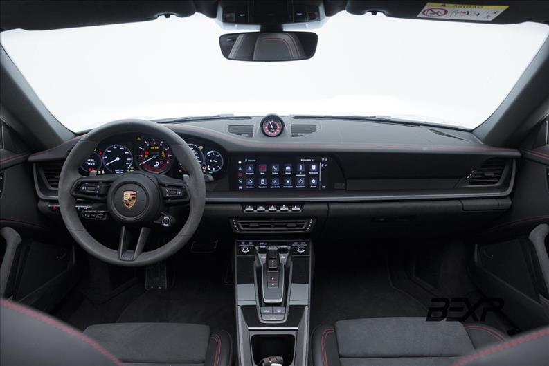 Porsche-911-3.0 24V H6 Carrera 4 GTS
