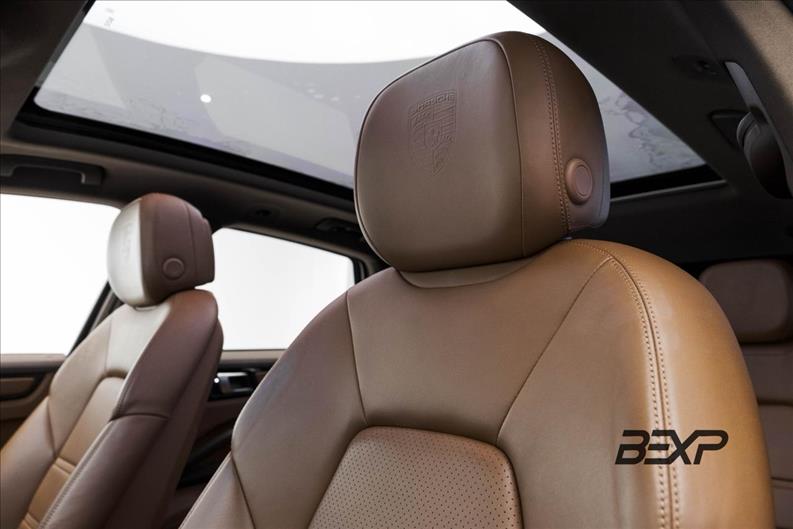 Porsche-CAYENNE-3.0 V6 E-hybrid Platinum Edition AWD S