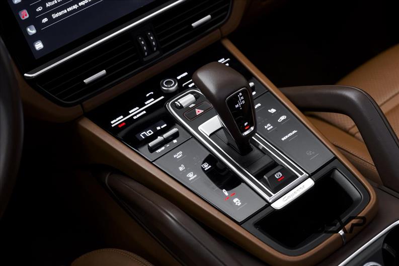 Porsche-CAYENNE-3.0 V6 E-hybrid Platinum Edition AWD S