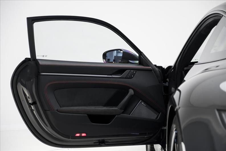 Porsche-911-3.0 24V H6 Carrera 4 GTS