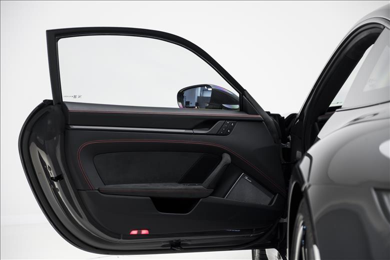 Porsche-911-3.0 24V H6 Carrera 4 GTS