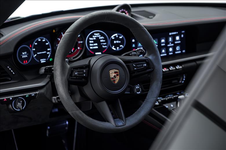 Porsche-911-3.0 24V H6 Carrera 4 GTS