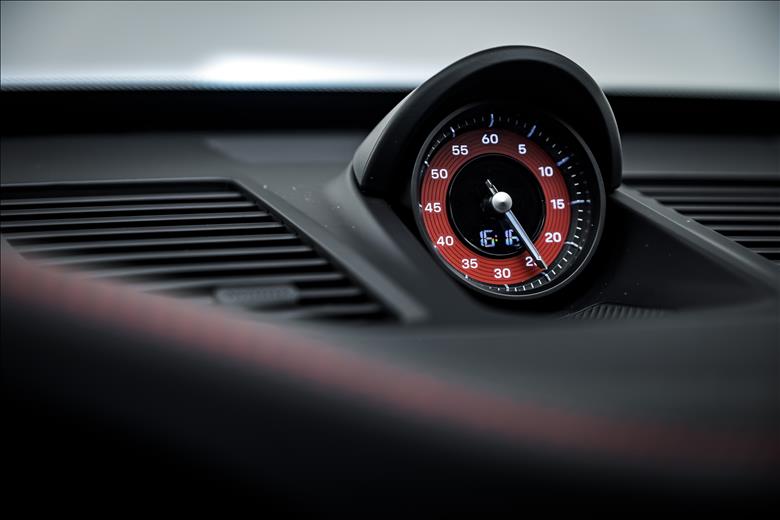 Porsche-911-3.0 24V H6 Carrera 4 GTS