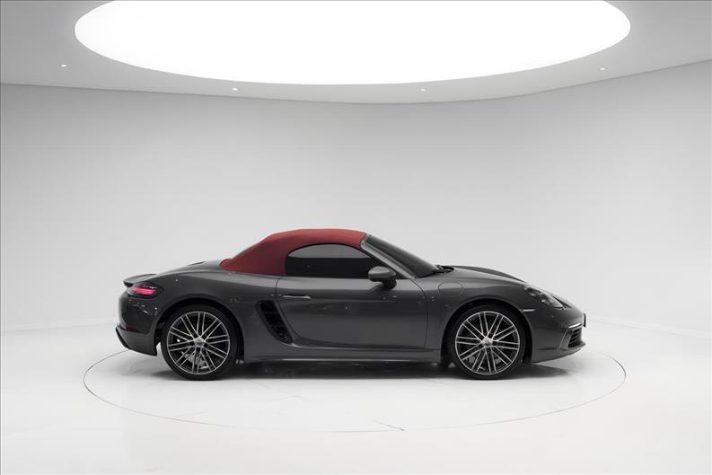 Porsche-718-2.0 16V H4 Boxster