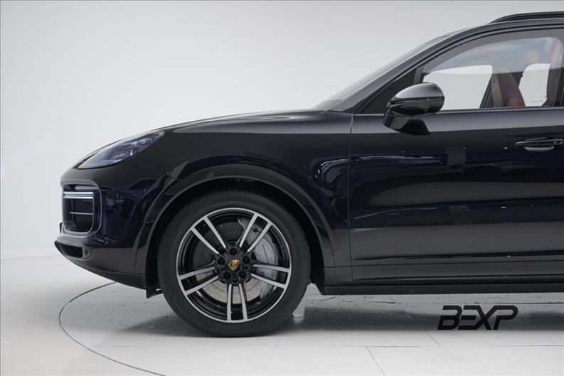 Porsche-CAYENNE-4.0 V8 Turbo AWD S