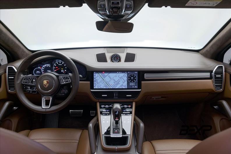 Porsche-CAYENNE-4.0 V8 Turbo AWD S