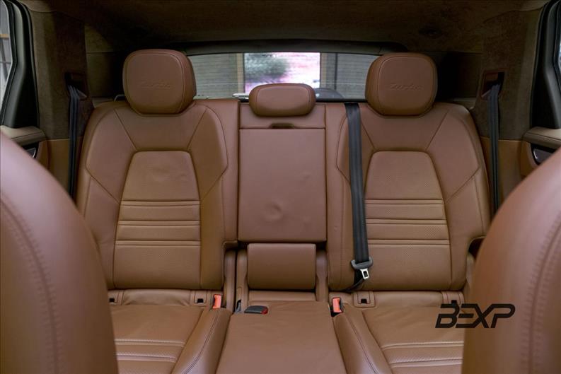 Porsche-CAYENNE-4.0 V8 Turbo AWD S