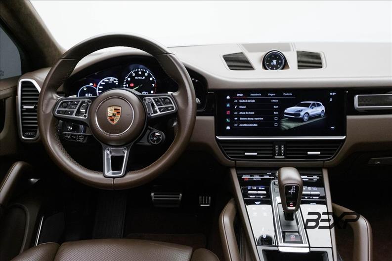 Porsche-CAYENNE-4.0 V8 Turbo S E-hybrid Coupé AWD S