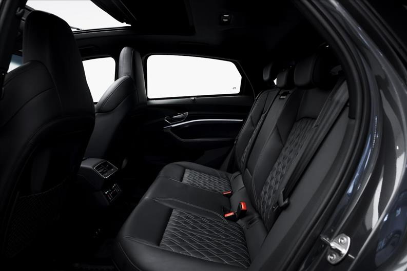 Audi-E-TRON-Sportback S Quattro
