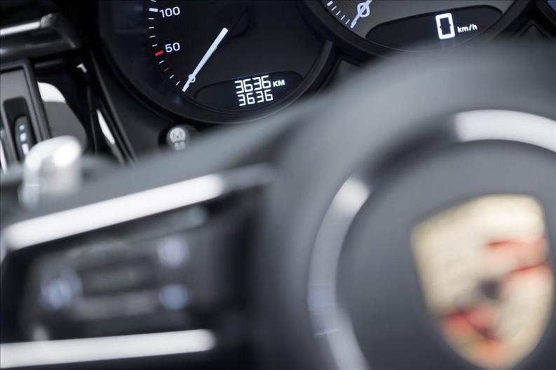 Porsche-MACAN-2.9 V6 Biturbo S