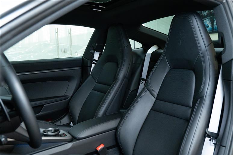 Porsche-911-3.0 24V H6 Carrera