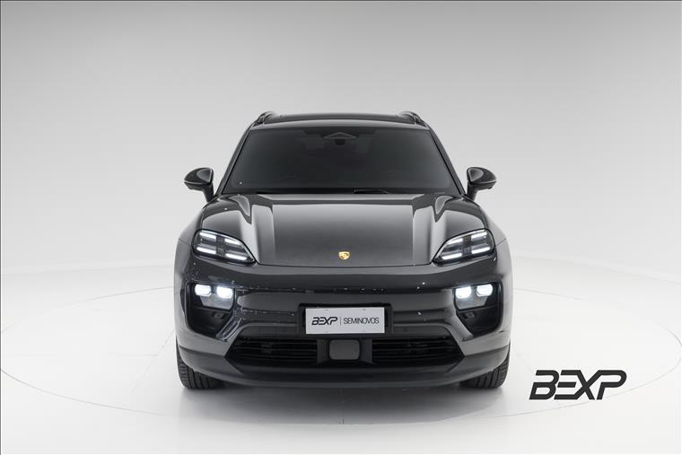 Porsche-MACAN-4
